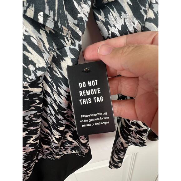 NWT Express Blouse Bodysuit Black Silver Metallic Ruffle Off Shoulder Medium - Picture 4 of 8